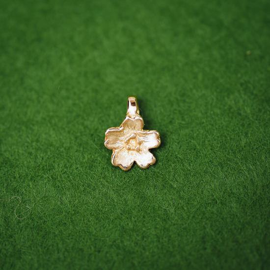 Sakura Cherry Blossom 18K Gold pendant (with optional chain) - Atelier  Shinji Ginza