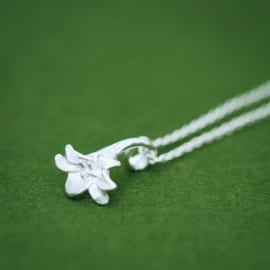 lily-pendant
